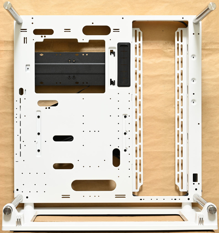 Thermaltake Core P3 TG Pro Snow Edition機殼開箱