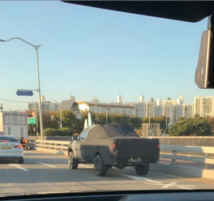 準備進軍純電皮卡市場？Kia神秘Pickup偽裝車首次捕獲！