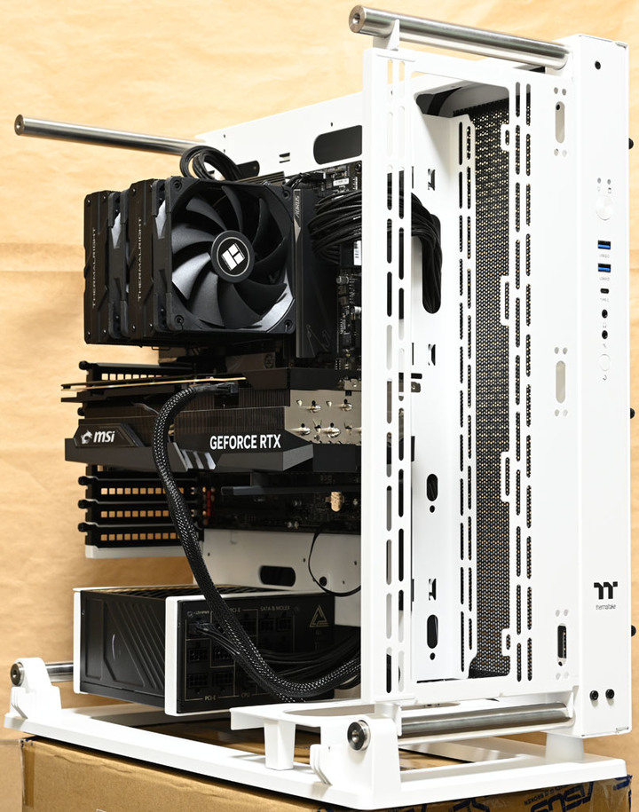 Thermaltake Core P3 TG Pro Snow Edition機殼開箱