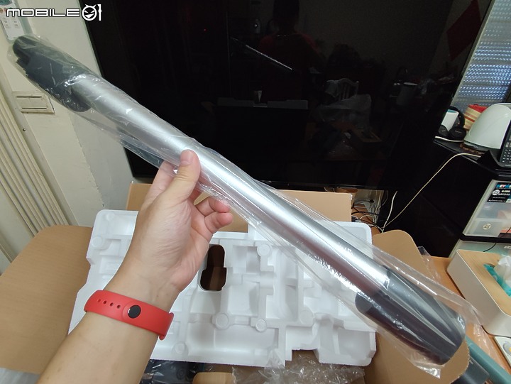 【 體驗分享 】Panasonic MC-A13G 羽量級無線吸塵器，極致輕巧天天打掃也不累！