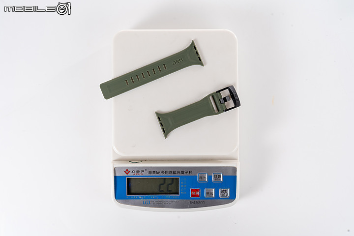 UAG x Apple Watch錶帶開箱|改款新品連發,軍風簡潔我都要!