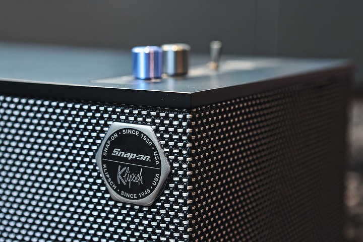 高顏質復古美人， Klipsch The Three II SNAP-ON 藍牙喇叭，小冠頭的不專業開箱