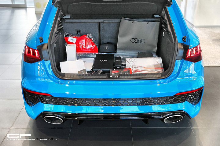 最強五缸鋼砲 - Audi RS3 Sportback 突如其來之展間開箱小記
