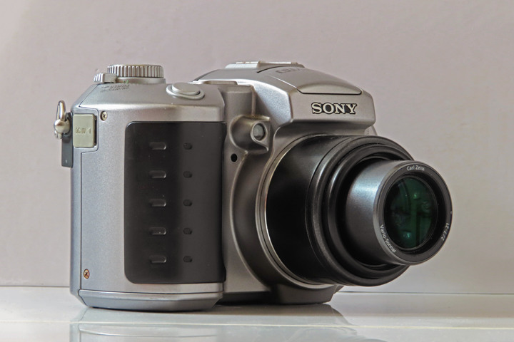 【懷舊分享】光碟式相機 - Sony Mavica CD400