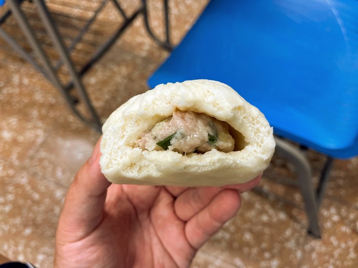 [食記] 和平島郭家肉包，台灣基隆中正，外皮香Q肉汁豐富的蔥肉包
