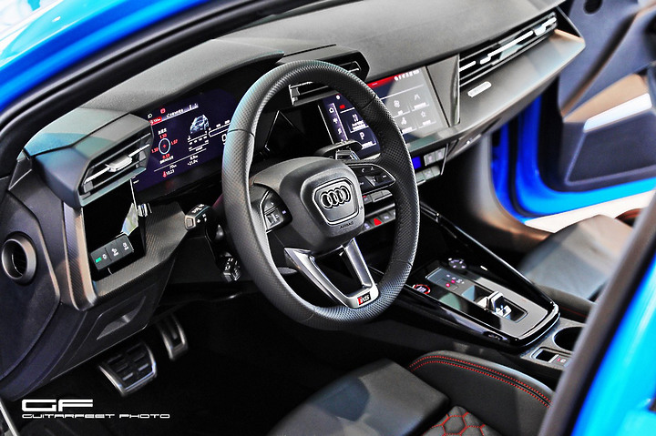 最強五缸鋼砲 - Audi RS3 Sportback 突如其來之展間開箱小記