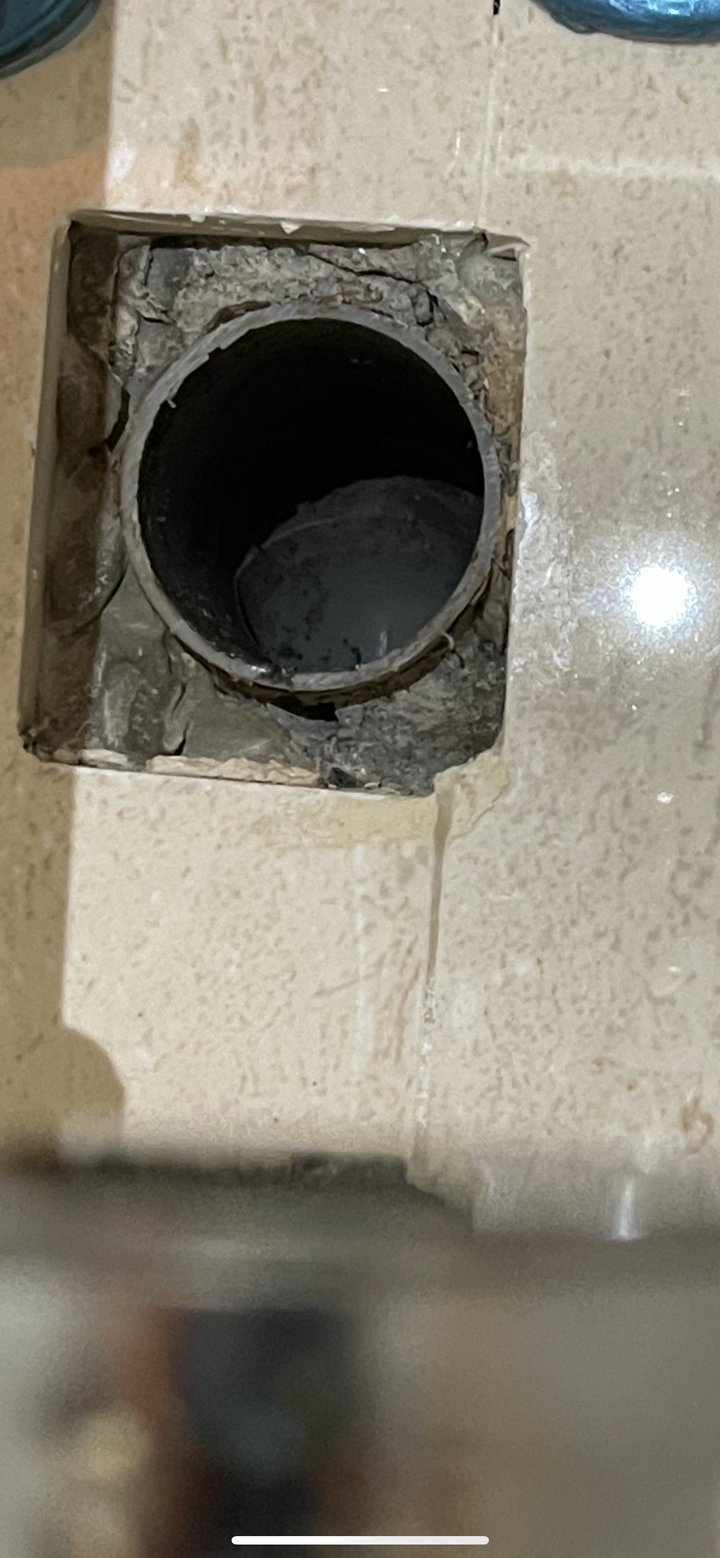 背對背的洗手槽，牆內排水管設計圖