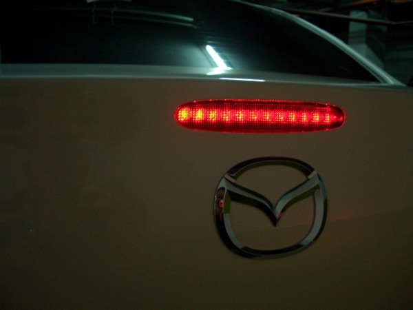 馬 3 的 LED 第三煞車燈 , PART 3 !! ( 10 mm LED 版 )