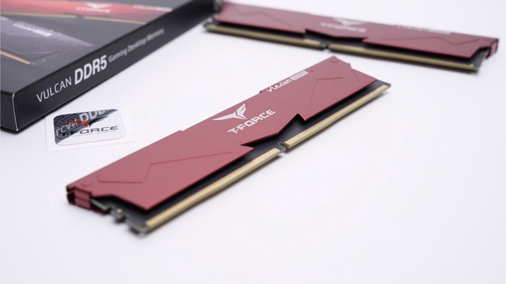 這款產品就是出給不需要 RGB 記憶體的一般使用者！十銓 T-FORCE Vulcan DDR5–5200 16G x2