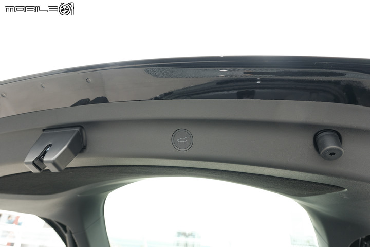 Tesla Model Y Performance 試駕|來看電動休旅新神車如何虜獲人心!
