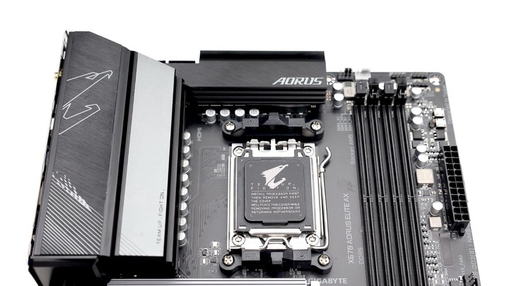 萬元內的 X670 AORUS，GIGABYTE X670 AORUS ELITE AX