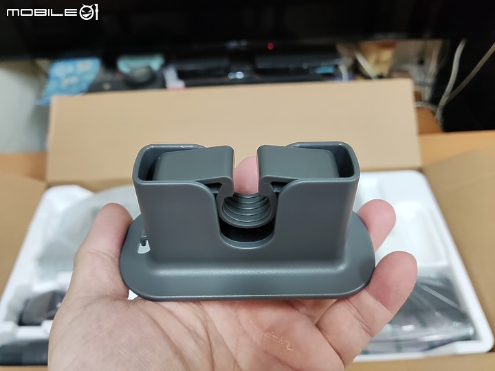 【 體驗分享 】Panasonic MC-A13G 羽量級無線吸塵器，極致輕巧天天打掃也不累！