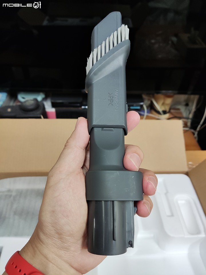 【 體驗分享 】Panasonic MC-A13G 羽量級無線吸塵器，極致輕巧天天打掃也不累！