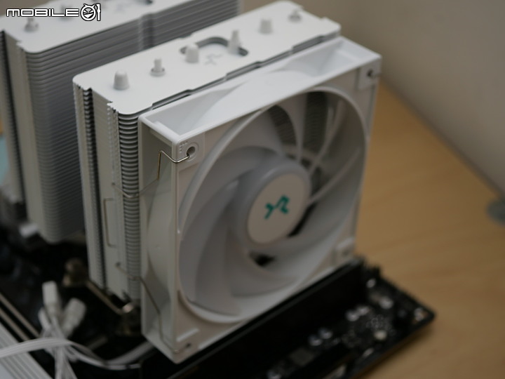 [空冷] 雙塔白色系 DEEPCOOL 九州風神 AG620 WH ARGB 開箱