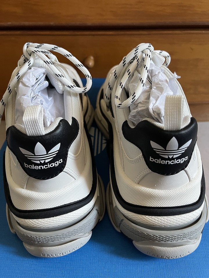 巴黎世家 x adidas Originals Triple-S 聯名鞋