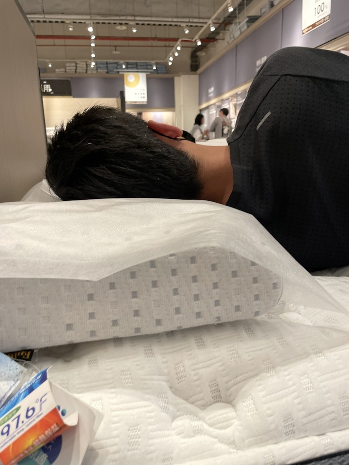 Hola客製化挑枕頭
