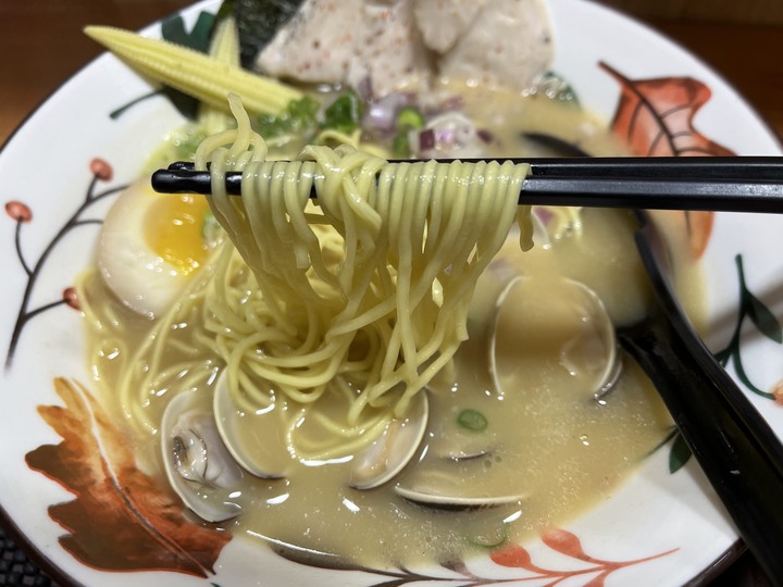 [食記] 初拉麵製作所，台灣基隆仁愛，香濃味鮮蛤蜊雞白湯拉麵