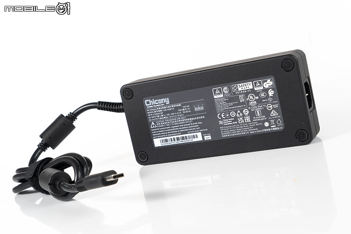 MSI Raider GE67 HX 測試報告｜240Hz OLED 螢幕打造頂級視覺體驗！