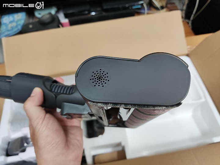 【 體驗分享 】Panasonic MC-A13G 羽量級無線吸塵器，極致輕巧天天打掃也不累！