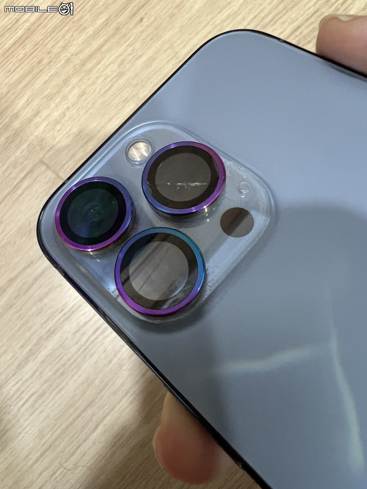 moshi手機殼Altra 造成iphone13pro 災情