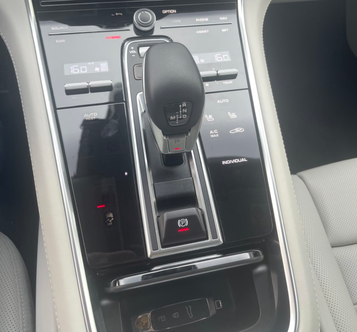 2022年 Panamera 4E 鉑金版 + 4E Sport Turismo by Jamie