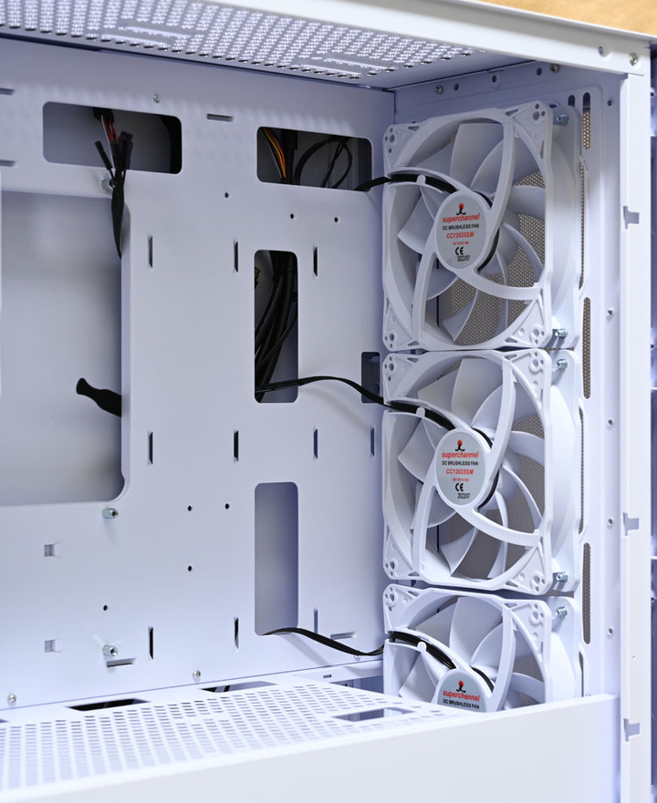 視博通SW300M機殼開箱