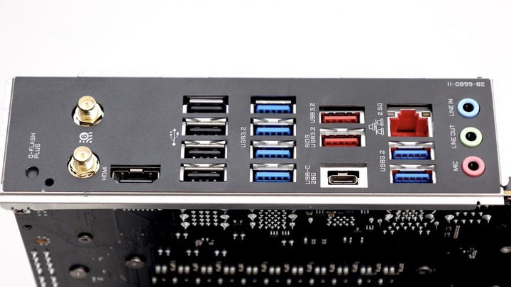萬元內的 X670 AORUS，GIGABYTE X670 AORUS ELITE AX