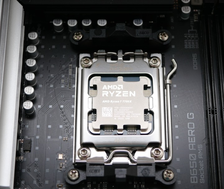 入門創作系無光害 GIGABYTE B650 AERO G / AMD R7 7700X 開箱