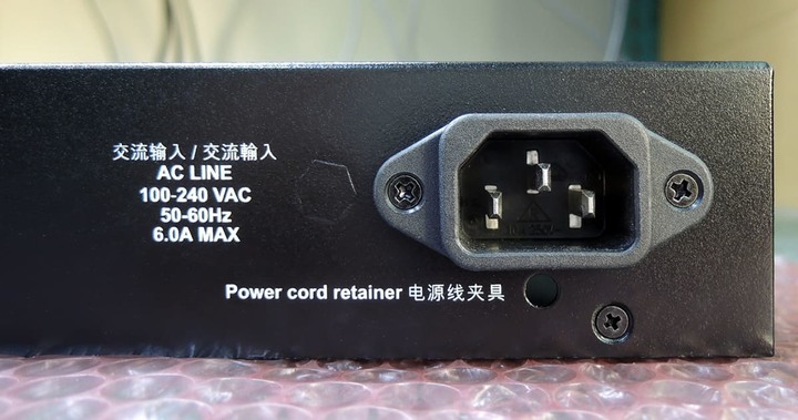DGS-1250系列為新一代智慧型具備10G埠Gigabit網路交換器，擁有完善的安全性與管理功能，提供企業高速、安全與節省成本的網路方案