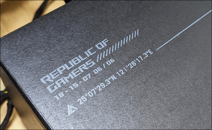 ROG Flow Z13不專業開一下箱