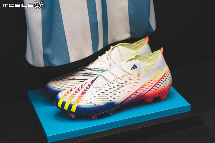 【新訊】adidas舉辦世足限定快閃基地!2.2公尺世界盃巨球空降信義商圈