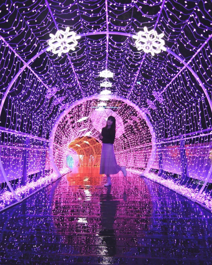 [精選]新北耶誕城2022 IG絕美耶誕打卡景點/8大夢幻光廊/迪士尼燈區/2022時間 耶誕城 行程 表/新北耶誕演唱會藝人名單