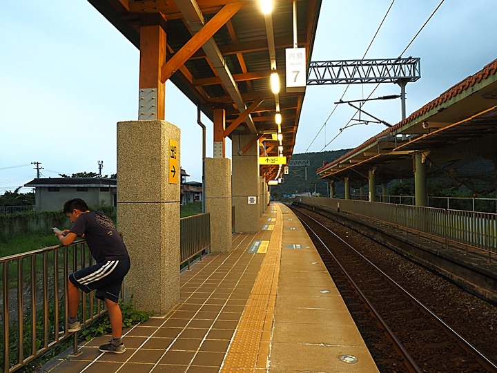 屏東境內火車站群 — 「鐵道旅行•幸福美好111」紀念章戳收集紀錄,附掛荒涼無人小站