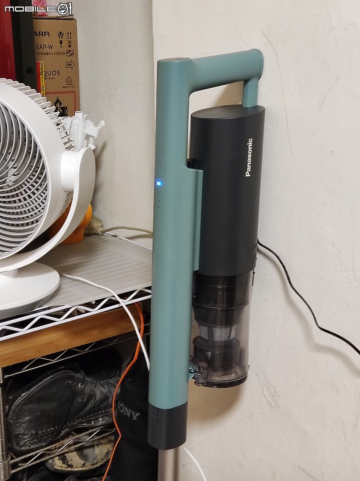 點我看大圖 【 體驗分享 】Panasonic MC-A13G 羽量級無線吸塵器,極致輕巧天天打掃也不累!