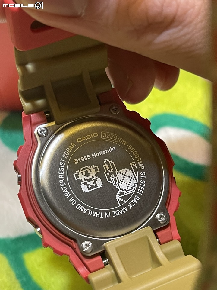 點我看大圖 開箱 DW-5600SMB-4 馬力歐 / 加映 BGD-560PKC 寶可夢25年 聯名款