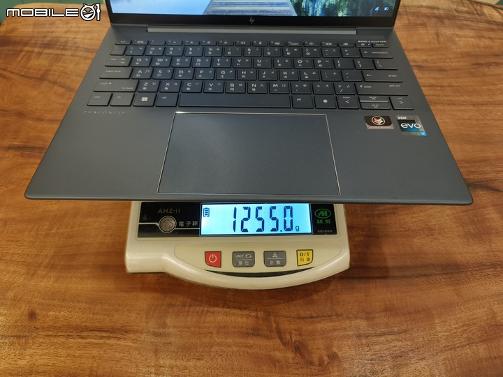 [開箱] 惠普 HP Elite Dragonfly G3 專為頂尖商務族群設計的豪華體驗
