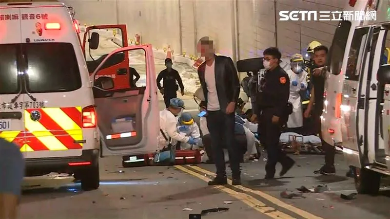 行政院旁傳槍響!2車競速車禍1死1傷 黑衣人囂張襲警遭開槍中彈