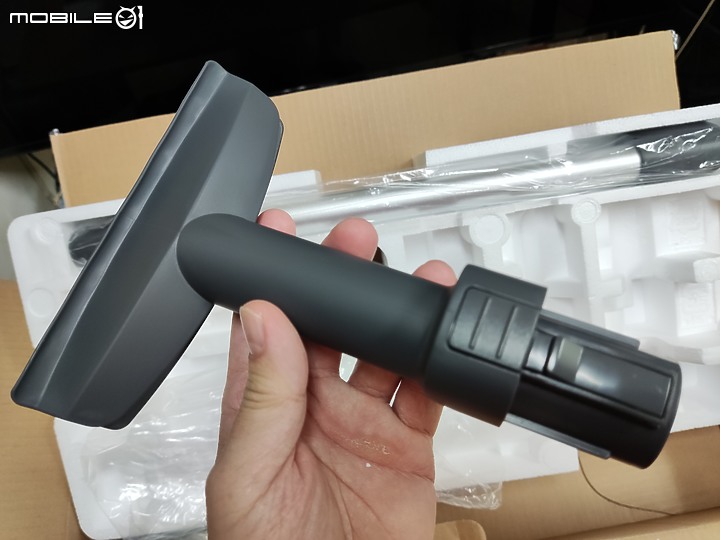 【 體驗分享 】Panasonic MC-A13G 羽量級無線吸塵器，極致輕巧天天打掃也不累！