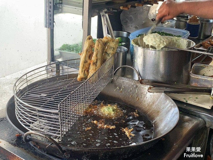 點我看大圖 南投美食-從早餐到凌晨,隨時都可以吃到蚵嗲、魷魚嗲
