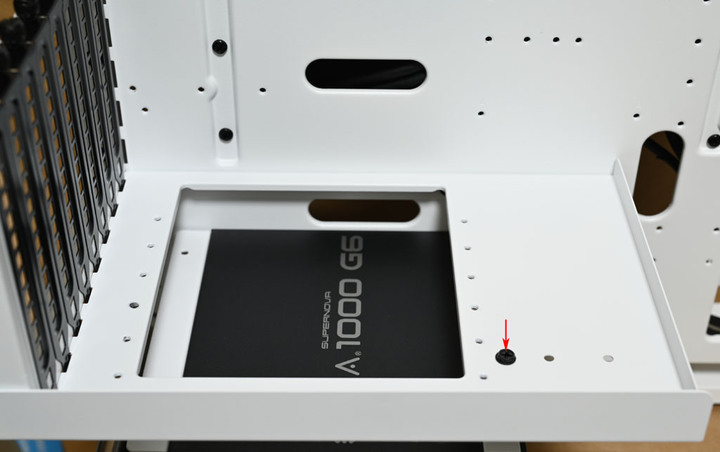Thermaltake Core P3 TG Pro Snow Edition機殼開箱