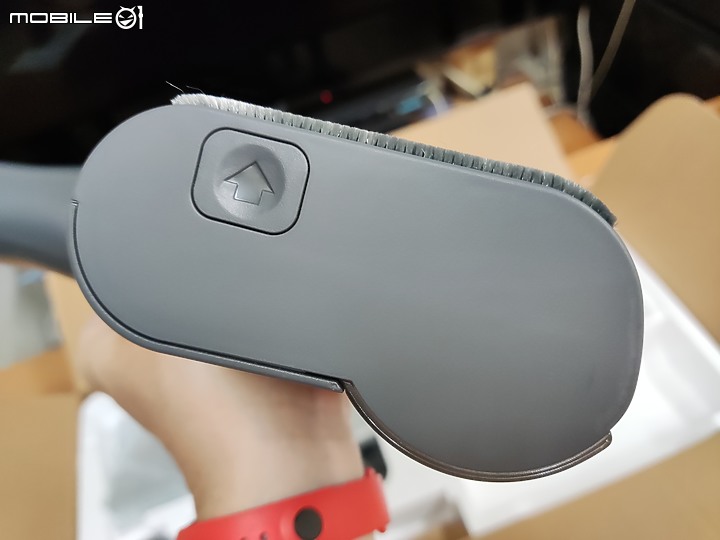 【 體驗分享 】Panasonic MC-A13G 羽量級無線吸塵器，極致輕巧天天打掃也不累！