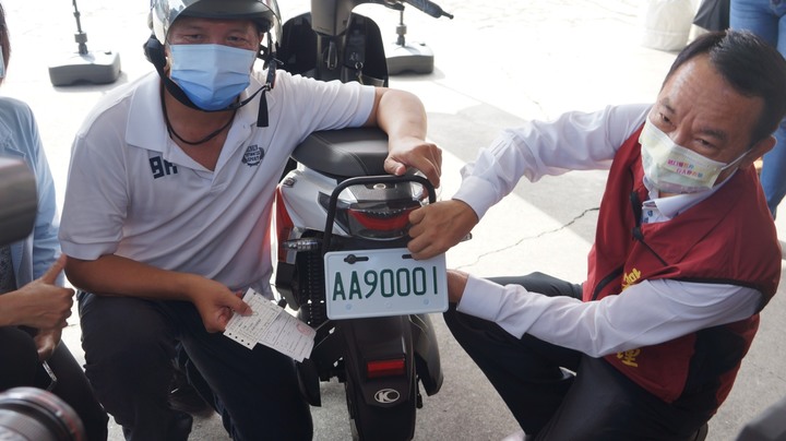 11/30起微型電動二輪車須掛牌才可上路