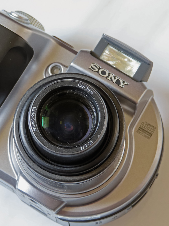 【懷舊分享】光碟式相機 - Sony Mavica CD400