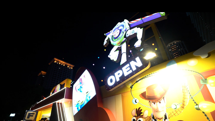 【親子景點 | 遊記】2022新北耶誕城千萬不要假日去,不然就會像這樣!!!