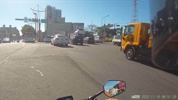 id221 moto bc1 藍芽耳機+行車紀錄器分享