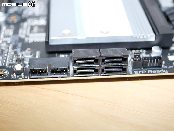 點我看大圖 入門創作系無光害 GIGABYTE B650 AERO G / AMD R7 7700X 開箱