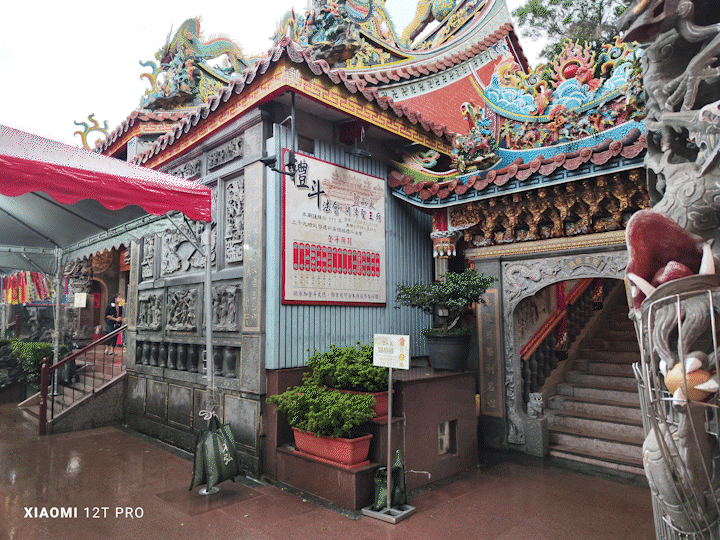 【Xiaomi 12T Pro】 開箱 + 實拍分享 + 體驗會～享受年輕人的第一個兩億！