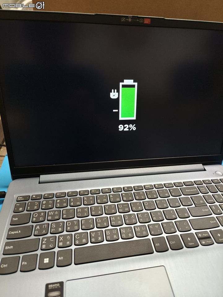 聯想 Lenovo Slim 3i (12th) 開箱簡評，一往如昔的簡樸風格，擴充一樣簡單