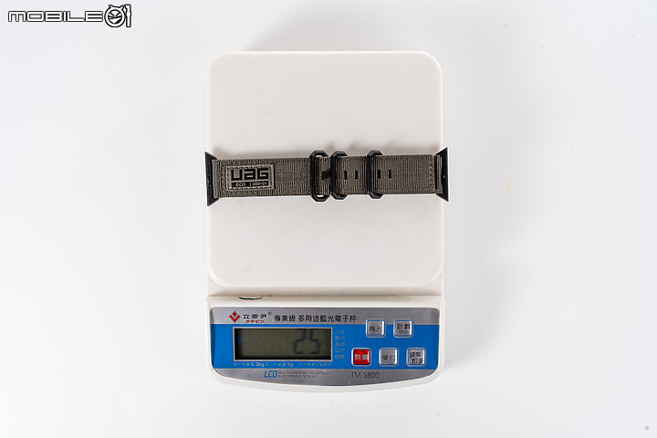 UAG x Apple Watch錶帶開箱|改款新品連發,軍風簡潔我都要!