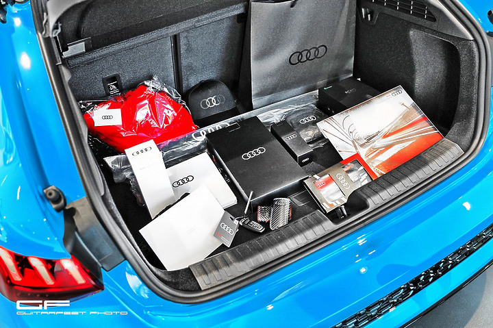 最強五缸鋼砲 - Audi RS3 Sportback 突如其來之展間開箱小記